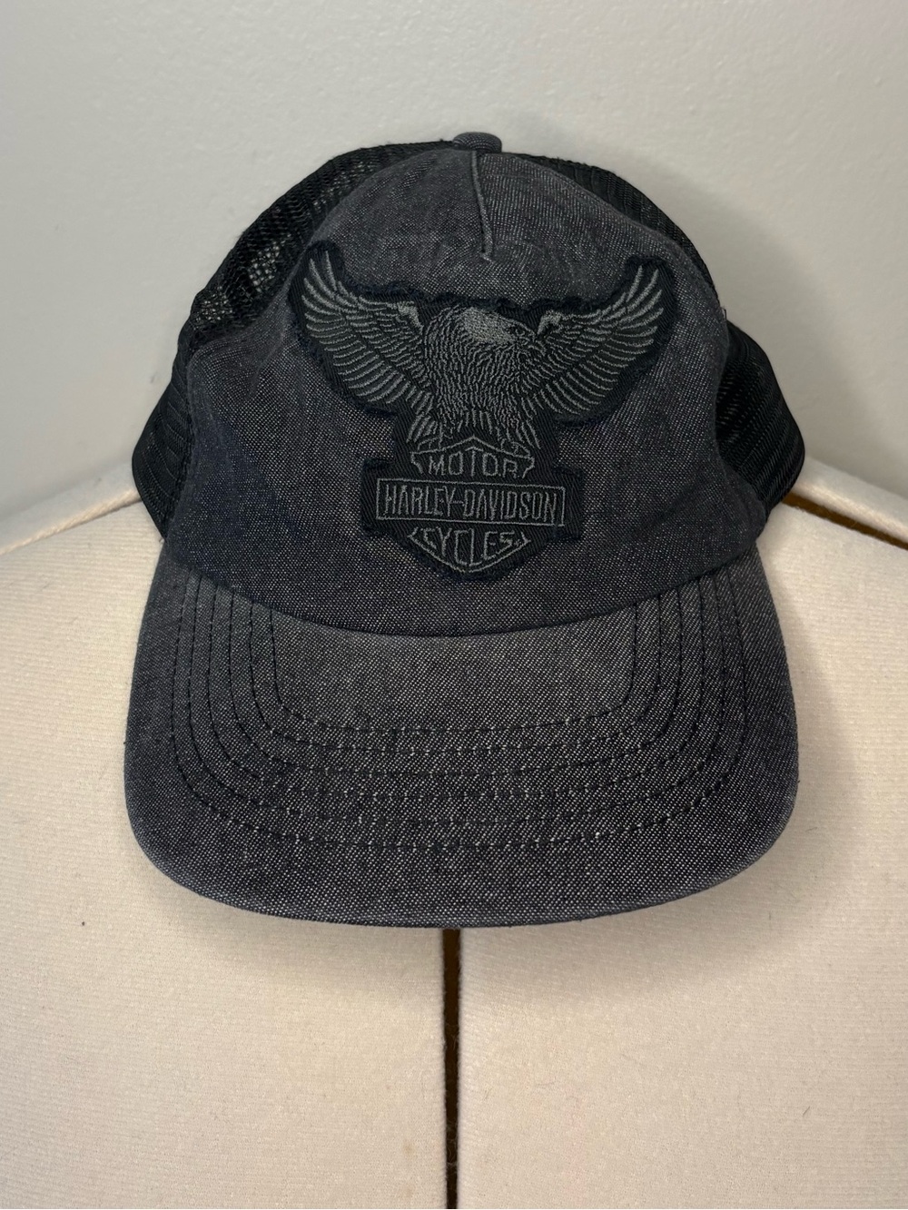 Harley-Davidson Black Embroidered Eagle Mesh Cap